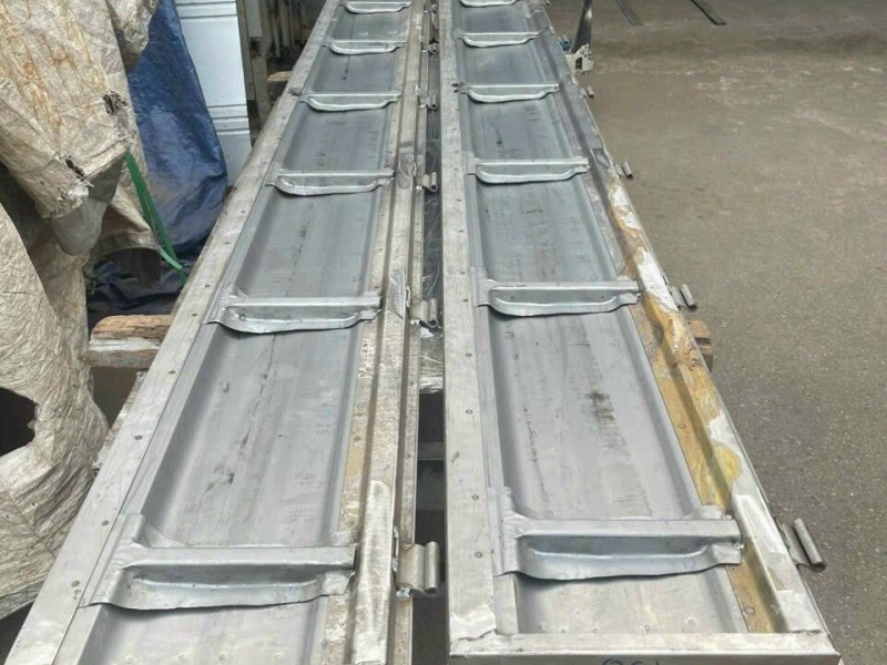 Bửng hong Kia K165 K3000 K2700 bửng sau K200 K250