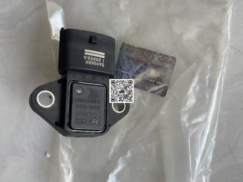 Cảm biến áp suất gió Hyundai HD320 HD1000 HD700 HD270 TRago chính hãng