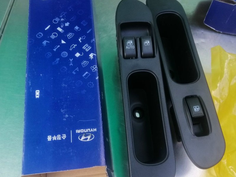 Công tắc bấm kính KIA K165 K3000 K2700 nút bấm kính K140 K190