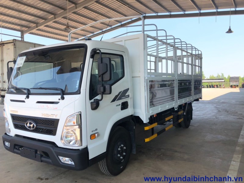 hyundai ex8 thung mui bat xe tai 7 tan hyundai