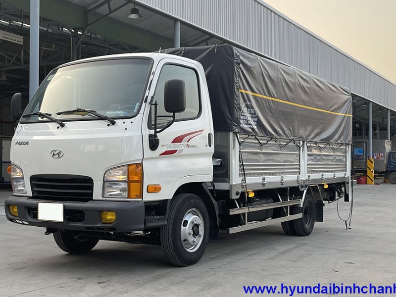 Hyundai N250SL thùng bạt bửng nâng 2,5 tấn