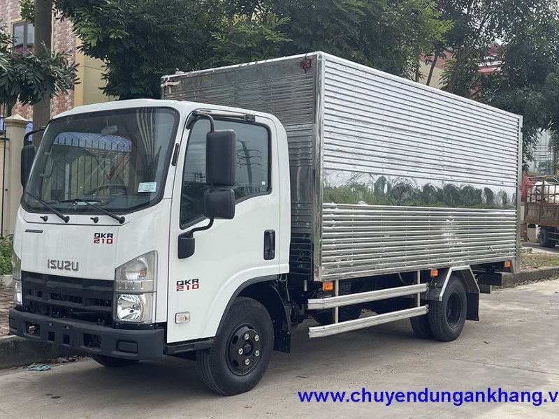Isuzu QKR 210 thùng kín Inox