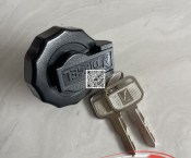 Nắp thùng dầu Isuzu QKR 210 230 270 