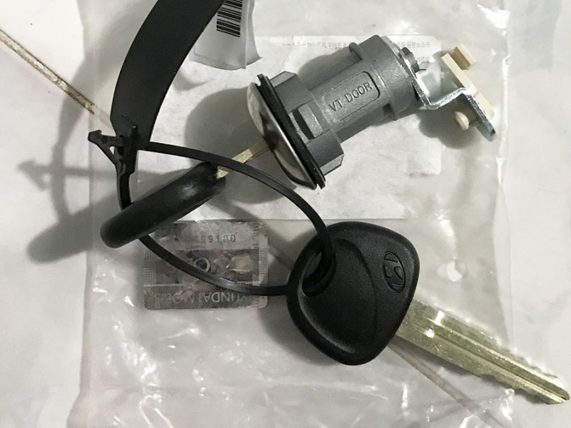Ổ khoá cửa Hyundai N250 HD72 HD99 110S HD120SL HD700 HD800